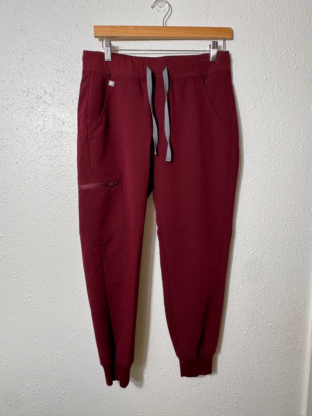 FIGS Zamora Jogger Scrub Pants Burgundy Petite S